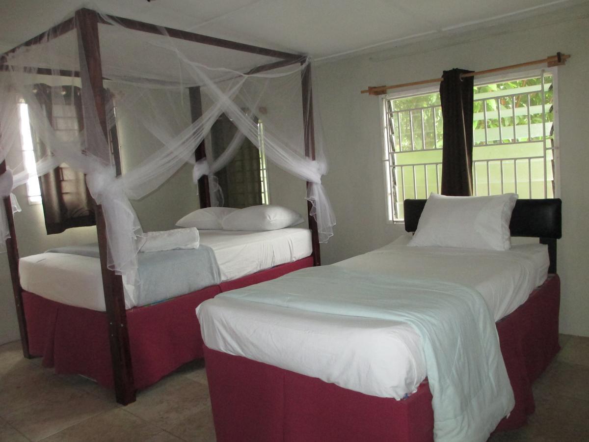 Kingsworth Bed And Breakfast キングストン エクステリア 写真