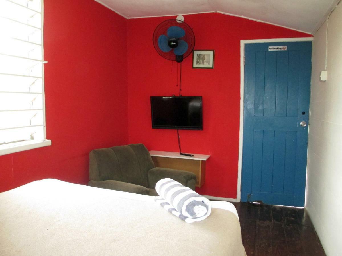 Kingsworth Bed And Breakfast キングストン エクステリア 写真